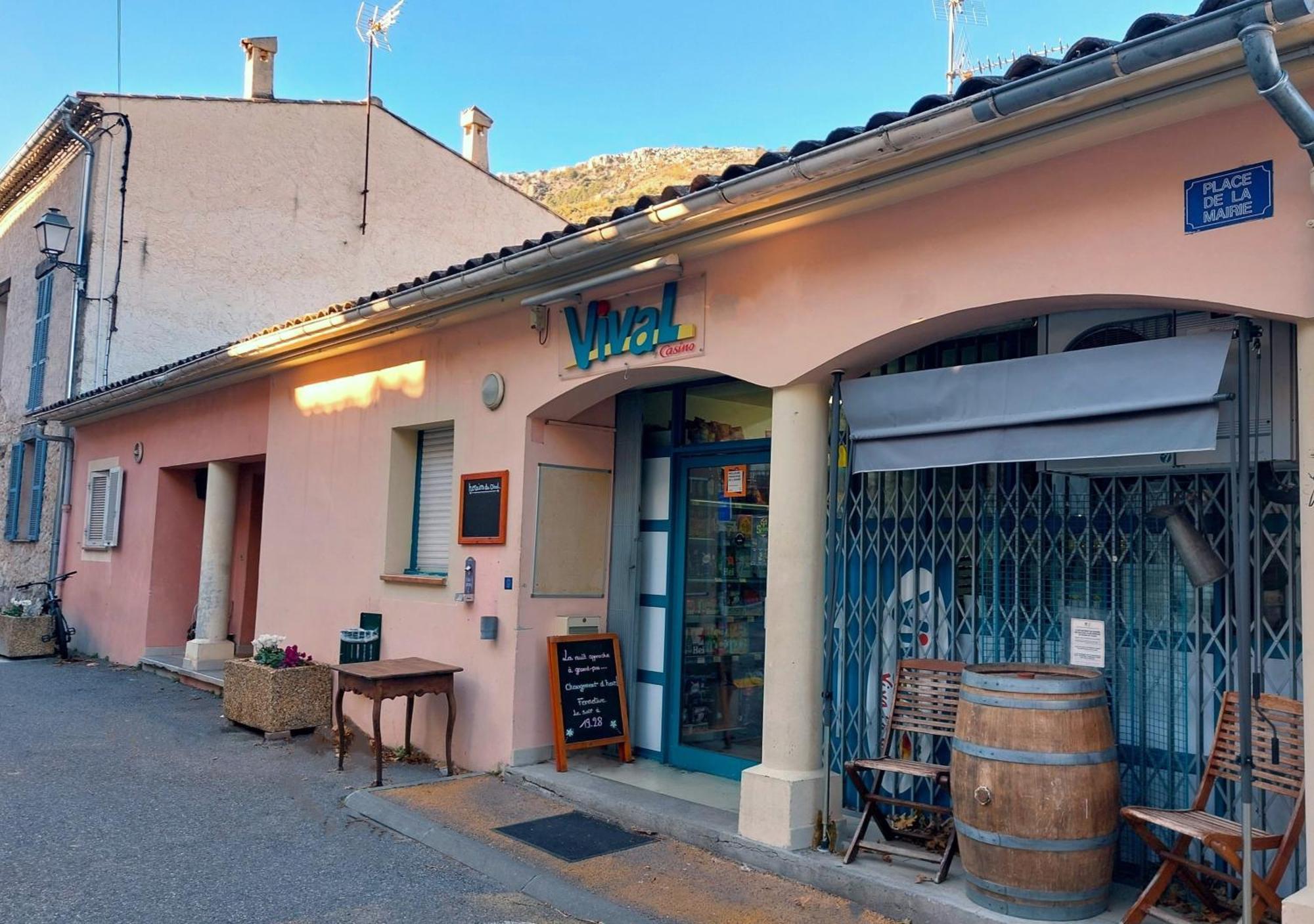Entre mer et montagnes gîte d'étape la maison Barnoin et gîtes individuels Bouyon Exterior foto