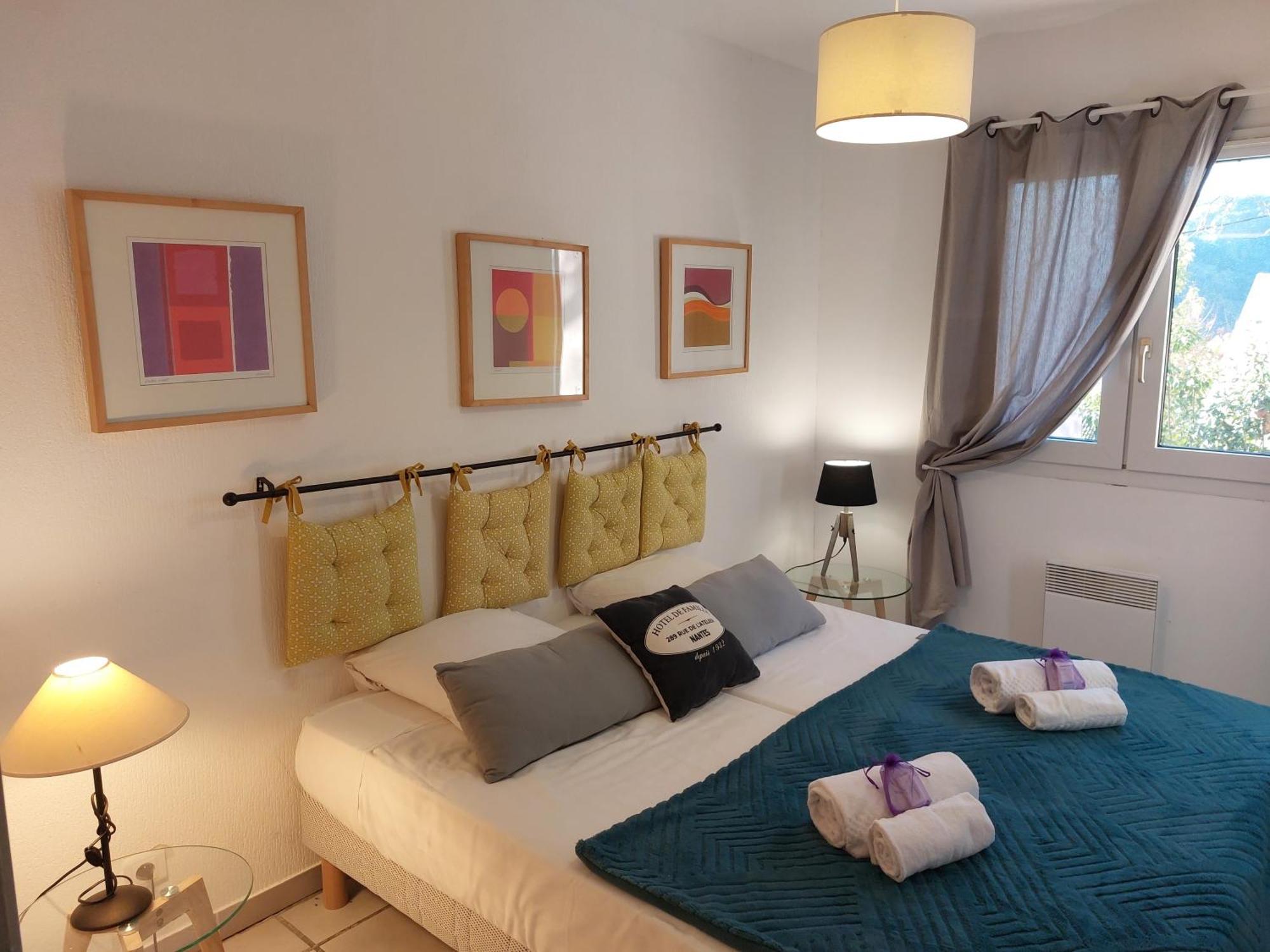 Entre mer et montagnes gîte d'étape la maison Barnoin et gîtes individuels Bouyon Habitación foto