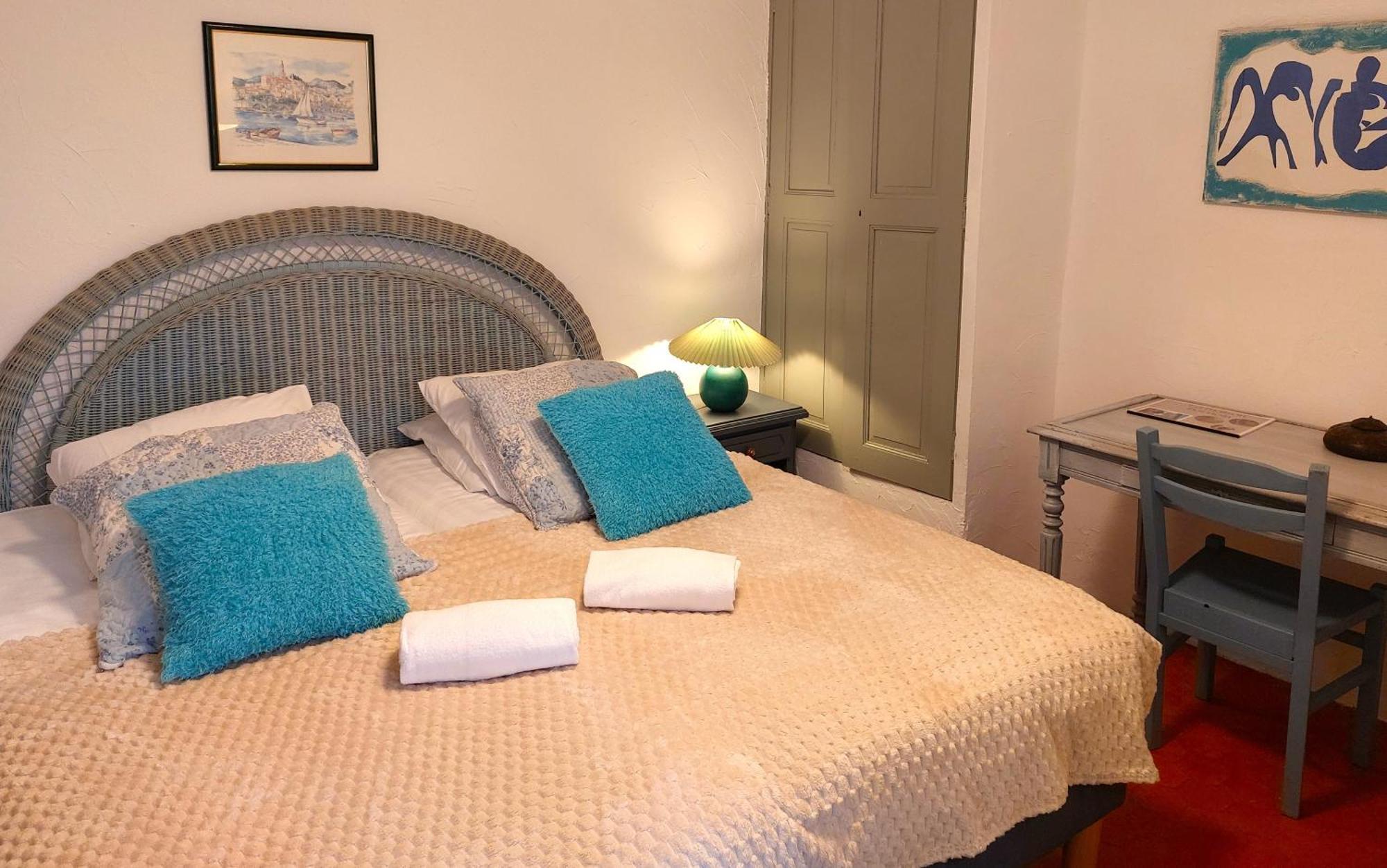 Entre mer et montagnes gîte d'étape la maison Barnoin et gîtes individuels Bouyon Habitación foto
